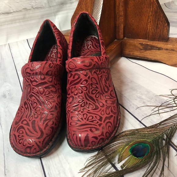 BOC Embossed Red Leather Clogs Size 10M - Picture 2 of 7